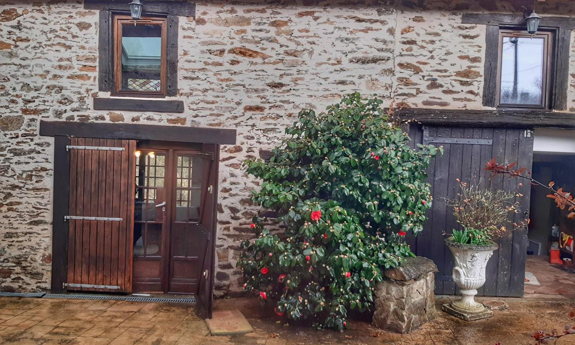 Au Coeur Des Loges Bed & Breakfast Saint-Bonnet-de-Bellac Exterior foto